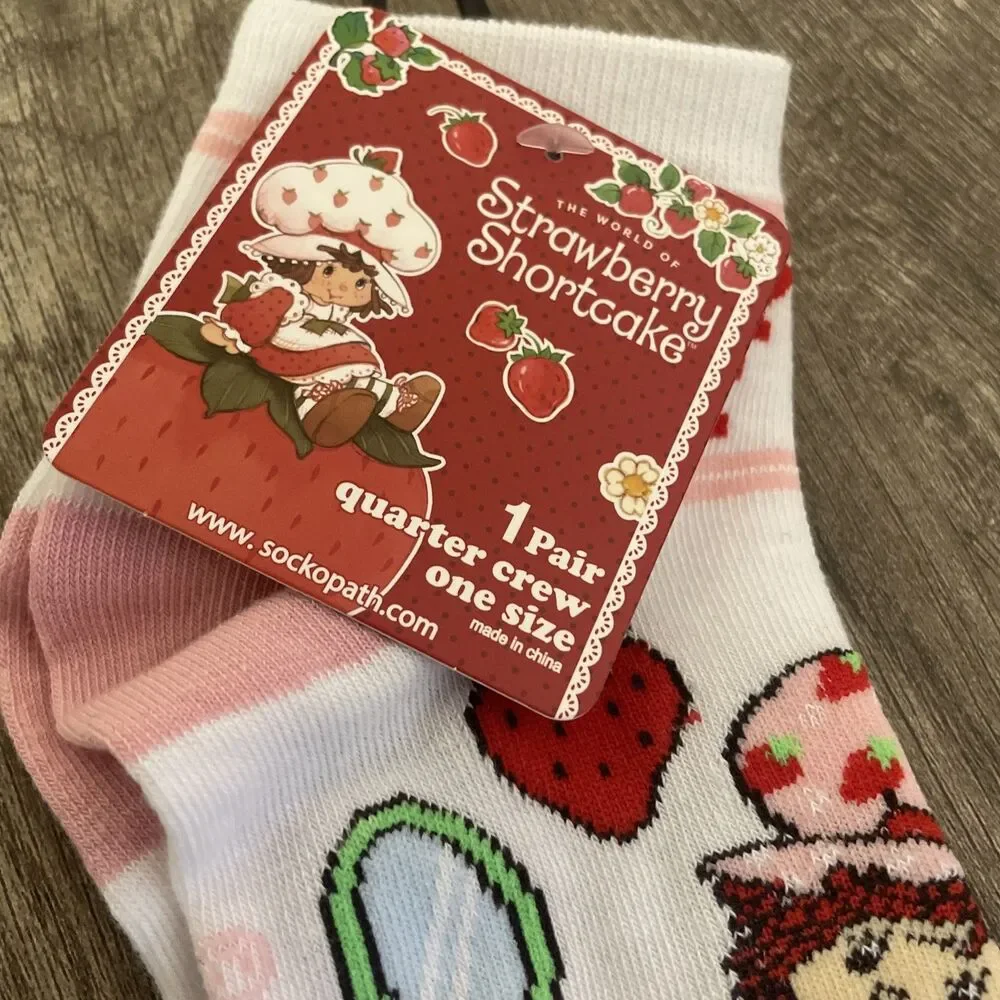 Strawberry Shortcake Quarter Crew Socks Women’s 9-14 1 Pair